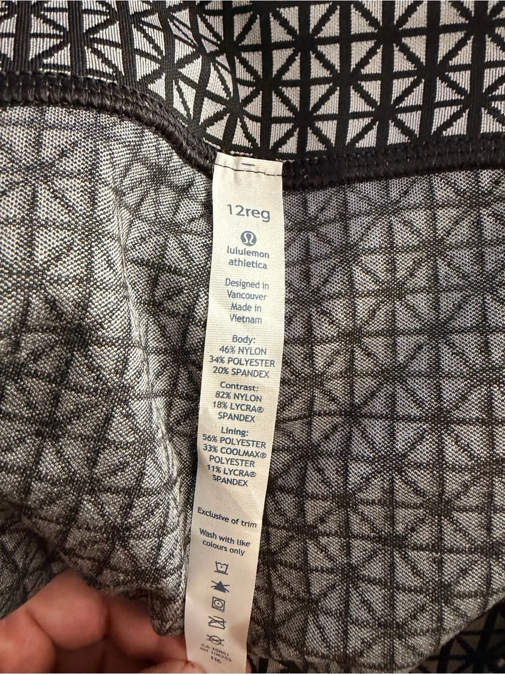 Lululemon Groove Short *Full-On Luon (Regular) Tri Geo Silver Spoon Black / Blac